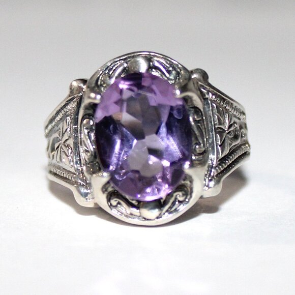 Jewelry - Sterling Silver Ornate Amethyst Ring